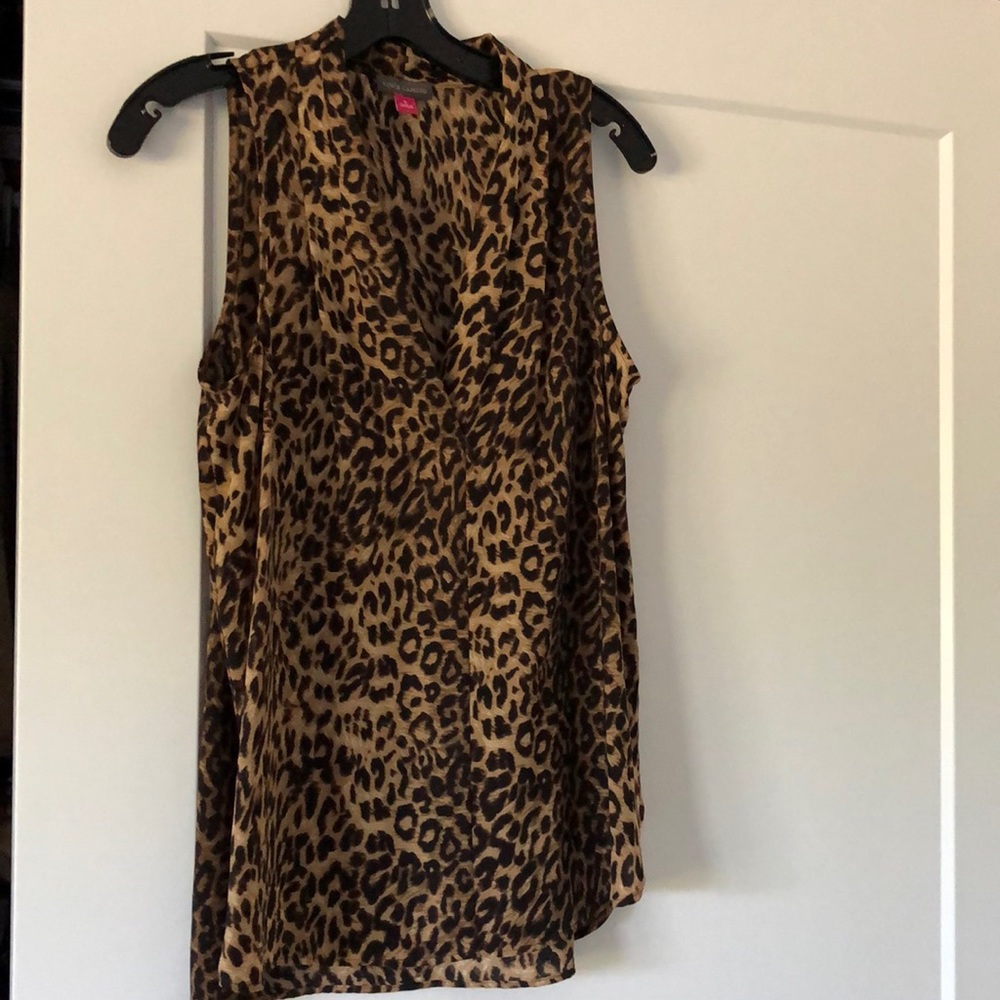 Leopard print V neck sleeveless top